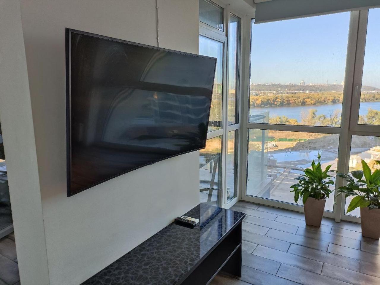 4 Rooms Apartment With A View Of The Dnieper River เคียฟ ภายนอก รูปภาพ