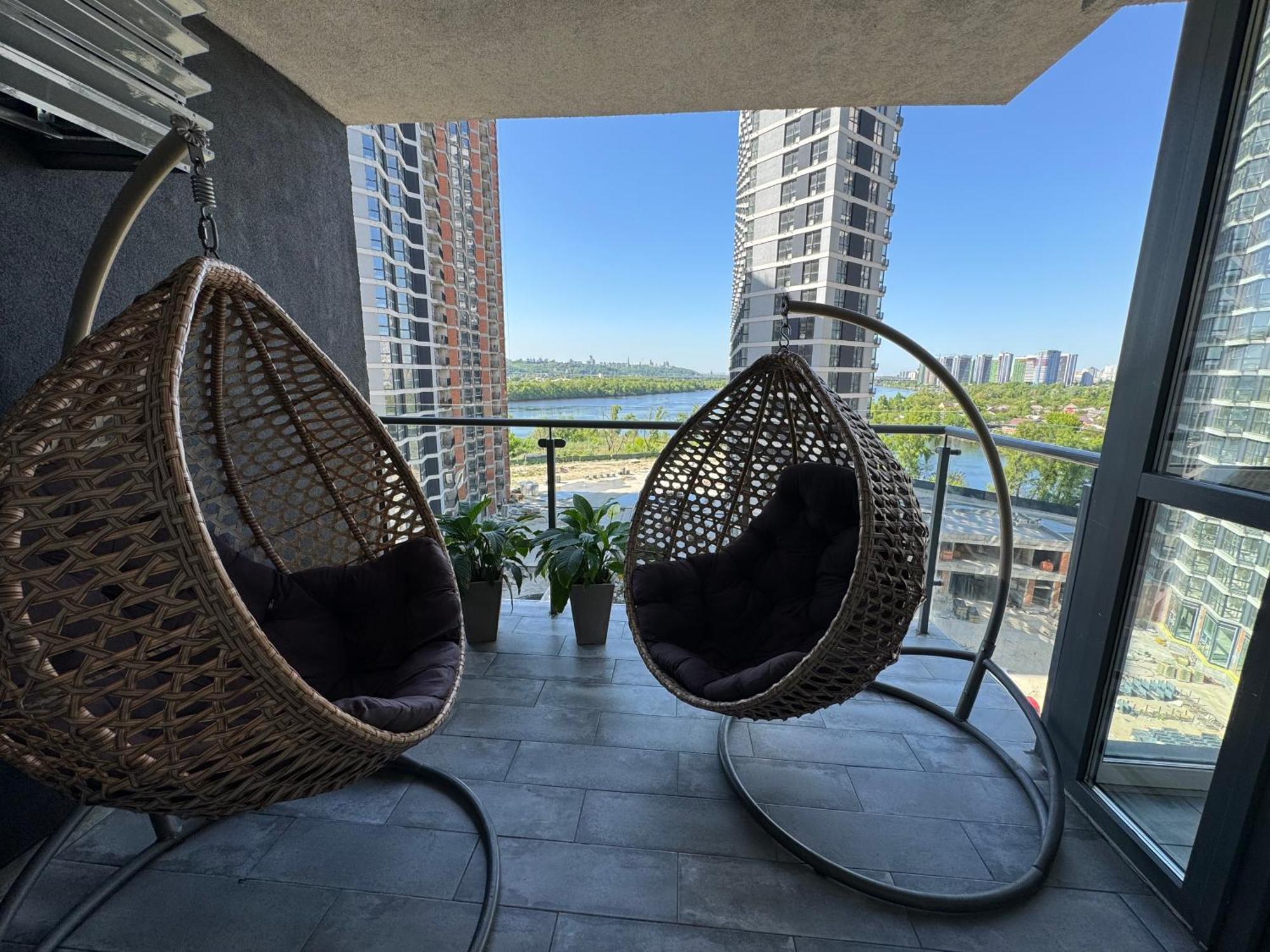 4 Rooms Apartment With A View Of The Dnieper River เคียฟ ภายนอก รูปภาพ